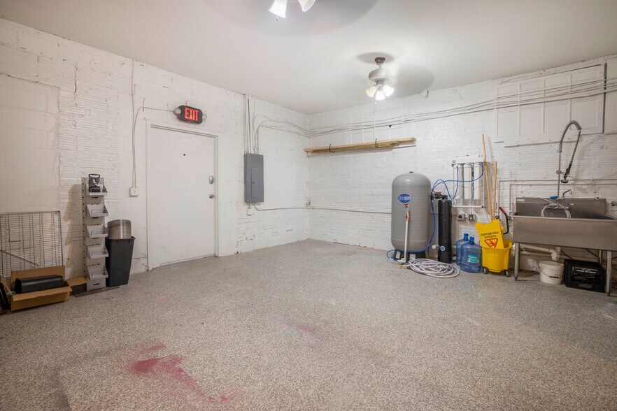 More Photos Of 511-513 Dr Martin Luther King Jr St N, Saint Petersburg Storefront Retail Office For Lease