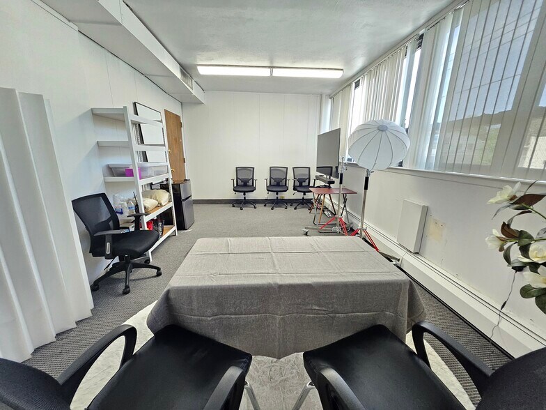 More Photos Of 217-08 Northern blvd, Bayside Office For Lease