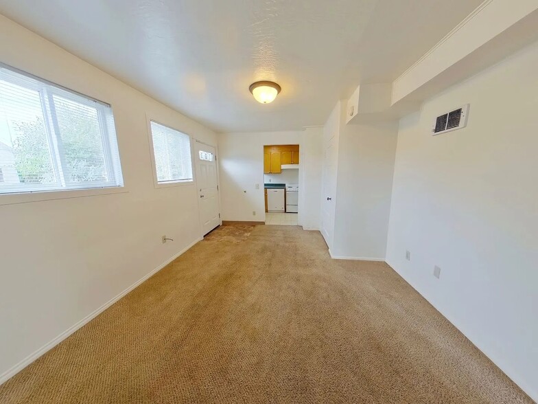More Photos Of 1591 High St, Eugene Apartments For Sale