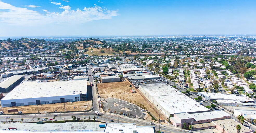 More Photos Of 1583 Fishburn Ave, Los Angeles Distribution For Lease