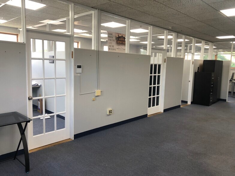 More Photos Of 1345 Queen Anne Rd, Teaneck Office For Lease