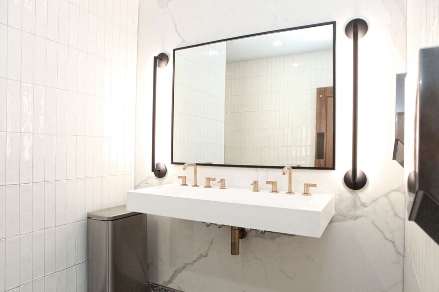 More Photos Of 21 N Greenwood Ave, Tulsa Office For Lease