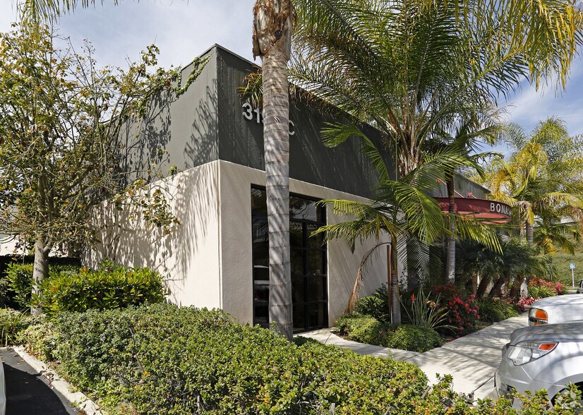 More Photos Of 3197 Airport Loop Dr, Costa Mesa Light Manufacturing For Lease