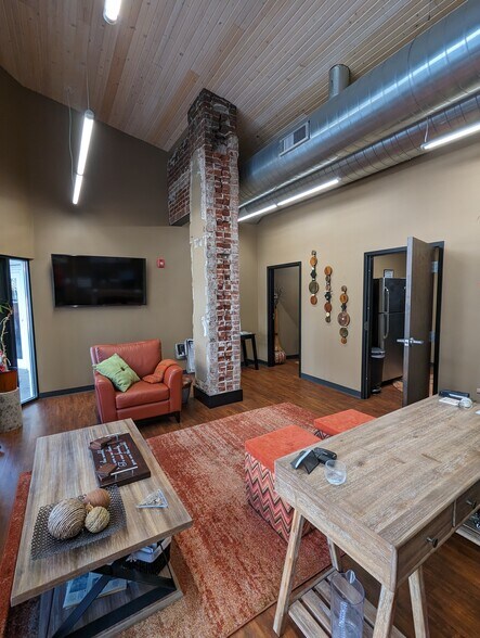 More Photos Of 222 W Main St, Belleville Medical For Sale