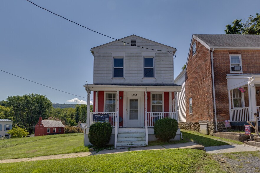 Primary Photo Of 1053 Washington St, Harpers Ferry Hospitality For Sale