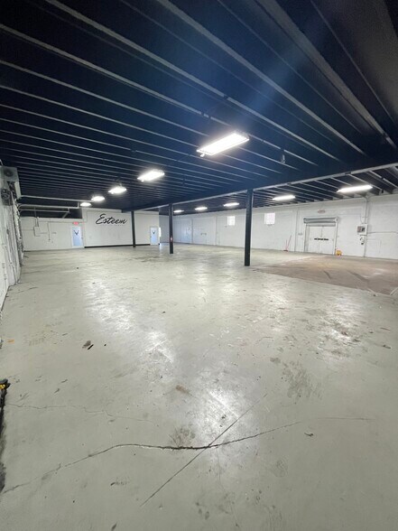 More Photos Of 5731 SW 23rd St, West Park Auto Repair For Lease