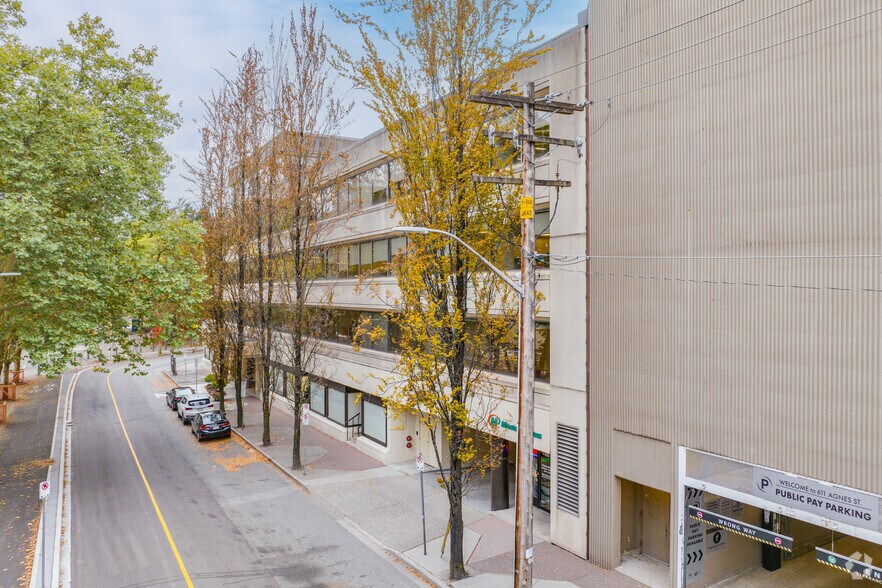 More Photos Of 625 Agnes St, New Westminster Office For Lease