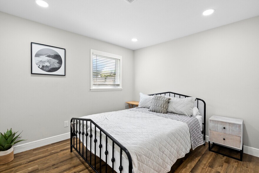 More Photos Of 2456 SW Hideaway Ln, Stuart Apartments For Sale