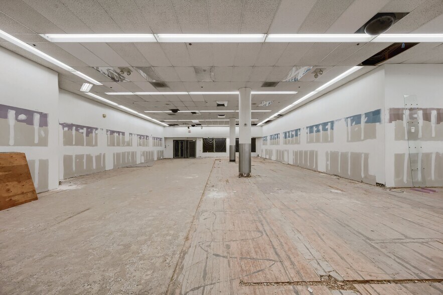 More Photos Of 815 Nicollet Mall, Minneapolis Freestanding For Sale