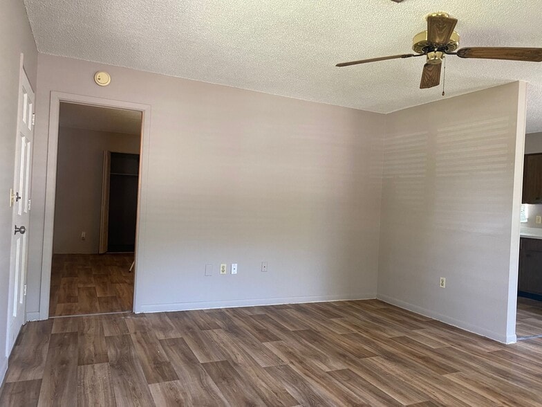 More Photos Of 3025 54th St S, Gulfport Apartments For Sale