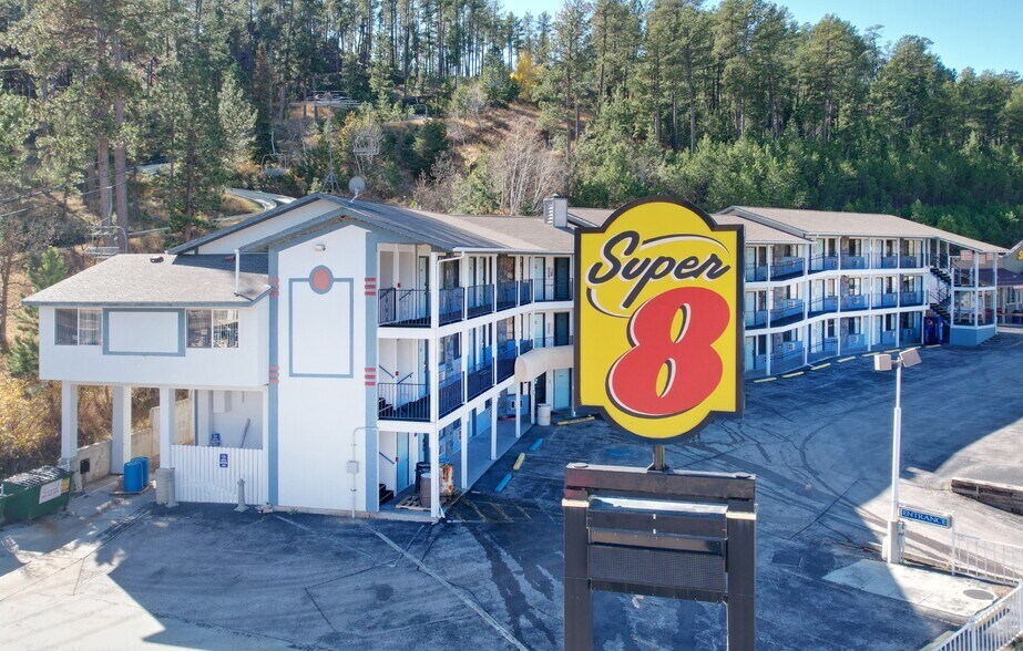 Primary Photo Of 702 Highway 16a, Keystone Hotel For Sale