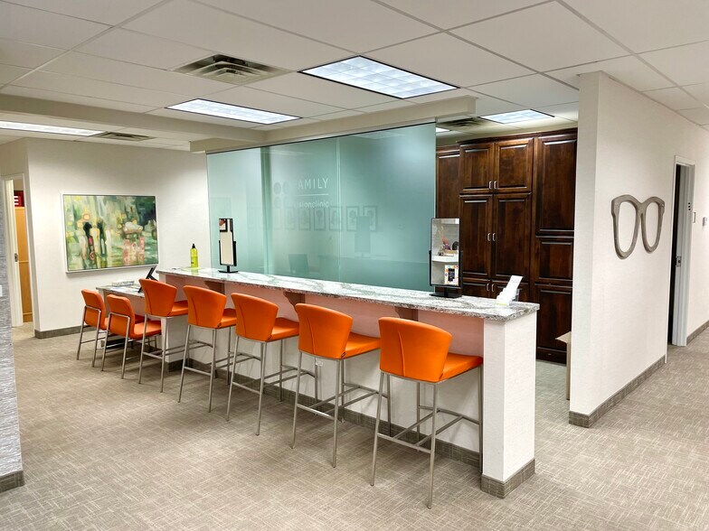 More Photos Of 4200 Cr-42 W, Savage Office For Sale