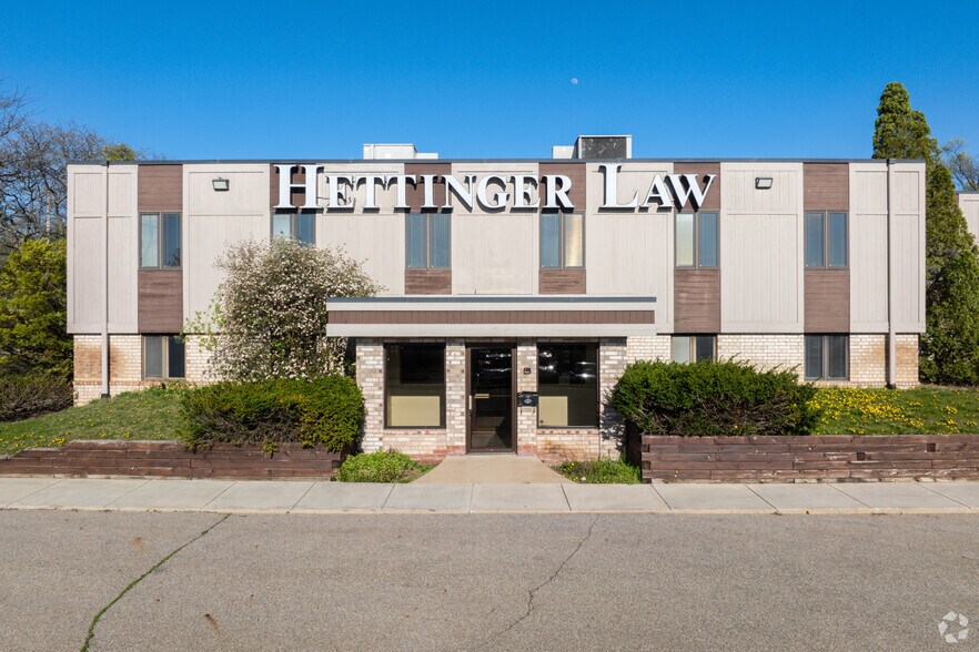More Photos Of 200-212 Admiral Ave, Portage Office Residential For Sale