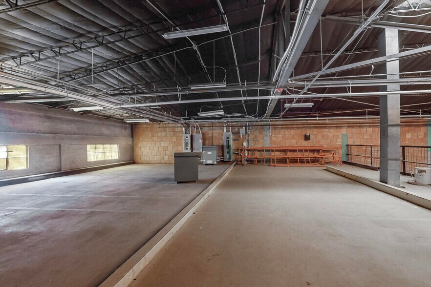 More Photos Of 1510-1512 1st St NW, Albuquerque Industrial For Sale