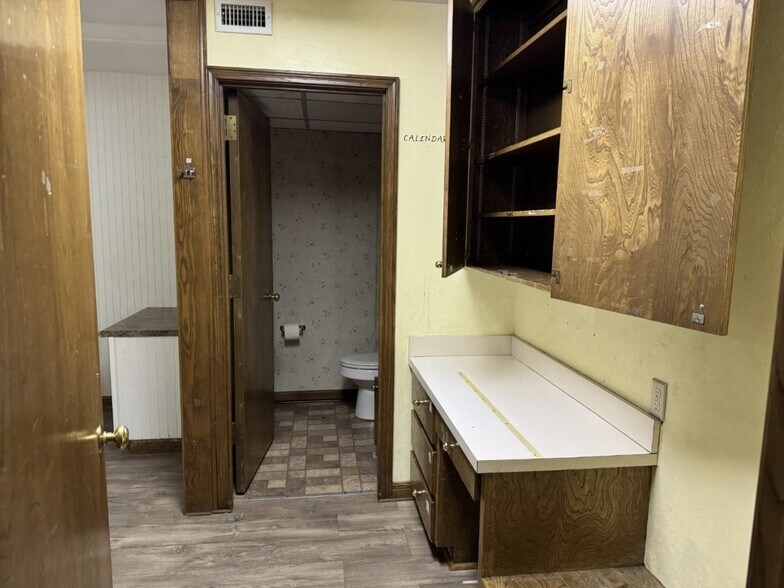 More Photos Of 2124 N 25th St, Waco Medical For Sale