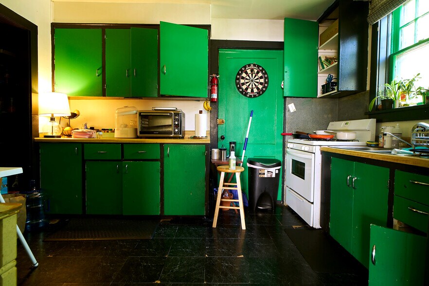 More Photos Of 2 Striebel Rd, Woodstock Apartments For Sale
