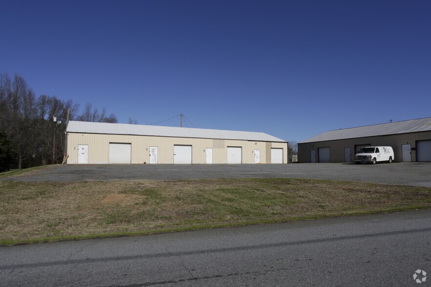 More Photos Of 992 W Park Dr, Anderson Manufacturing For Lease