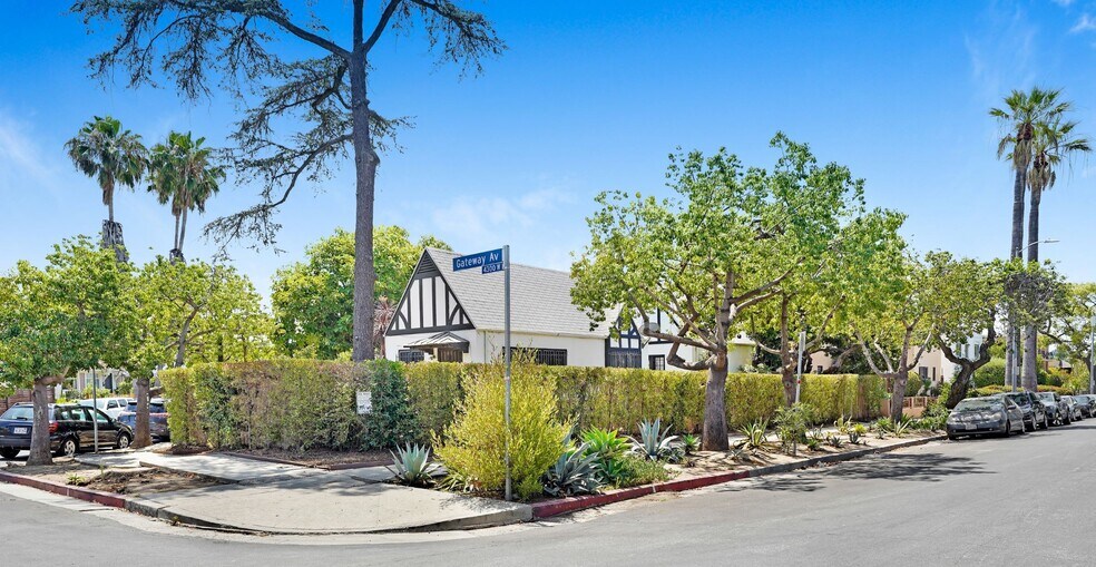 Primary Photo Of 4326 Gateway Ave, Los Angeles Apartments For Sale