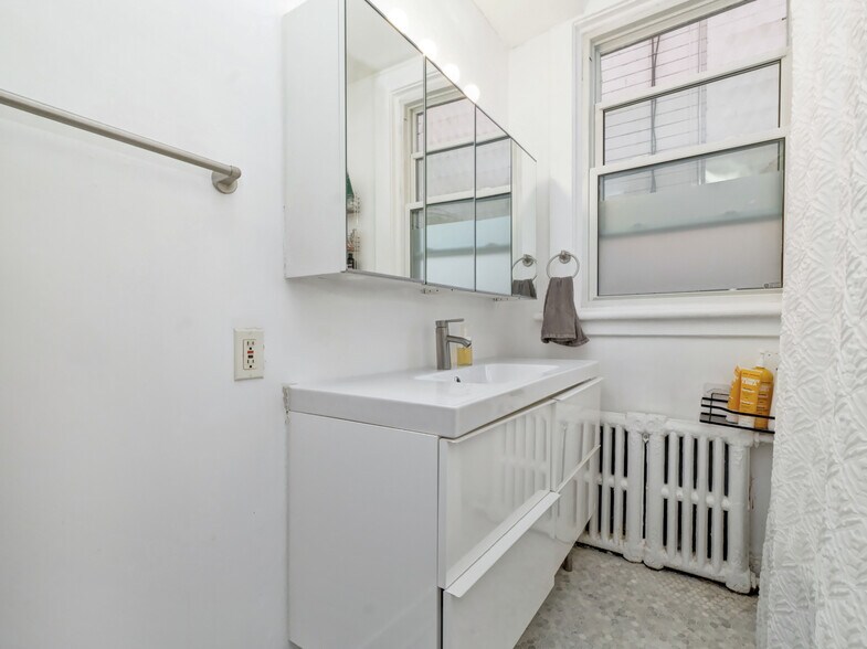 More Photos Of 342 Frank St, Ottawa Apartments For Sale