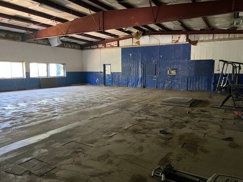 More Photos Of 205 Parkway Pl, Parkersburg Research And Development For Lease