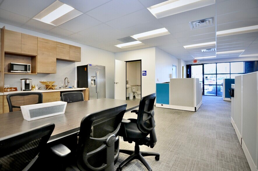 More Photos Of 9520 Padgett St, San Diego Light Manufacturing For Lease