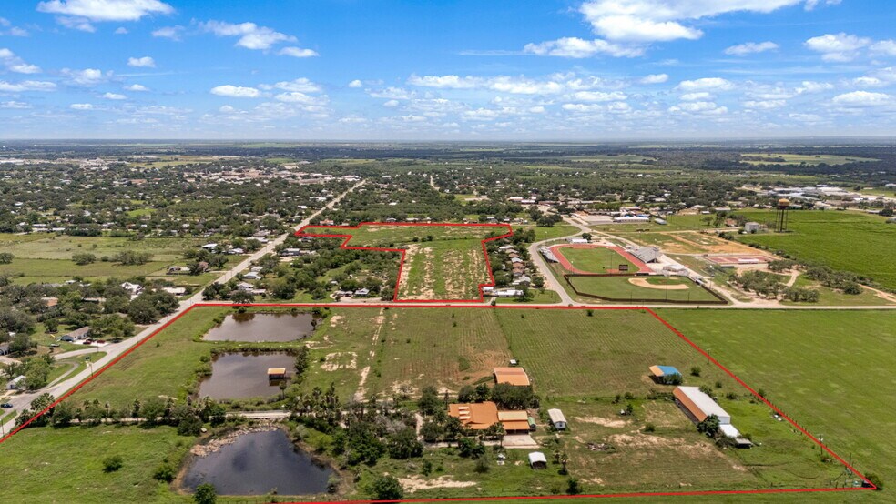 More Photos Of 1551 N Windy Knoll Dr, Devine Land For Sale