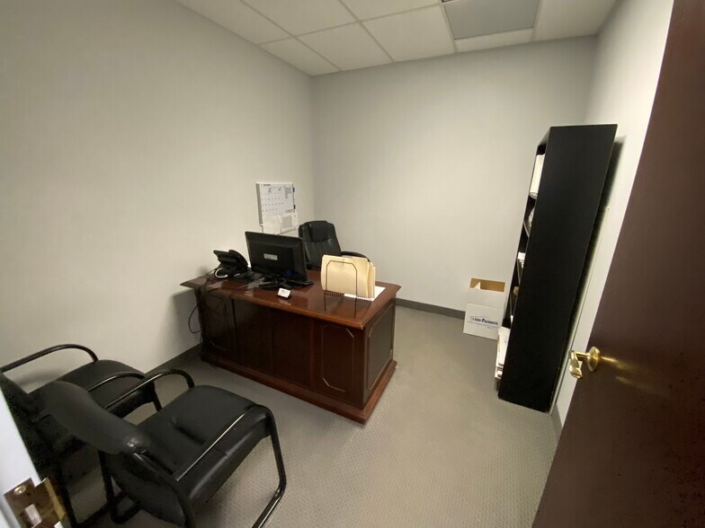 More Photos Of 3290 Airline Blvd, Portsmouth Research And Development For Sale