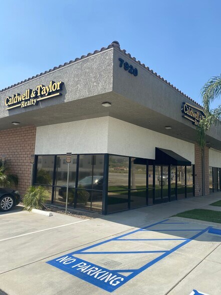 More Photos Of 7920 Webster St, Highland Office For Lease