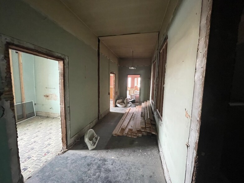 More Photos Of 23 N Bridge St, Saint Anthony Storefront Retail Residential For Sale