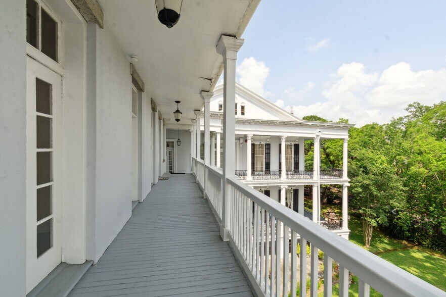 More Photos Of 1410 Jackson Ave, New Orleans Lodge Meeting Hall For Sale