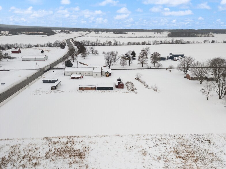More Photos Of 677 S Cardinal Ln, Scottsburg Industrial For Sale