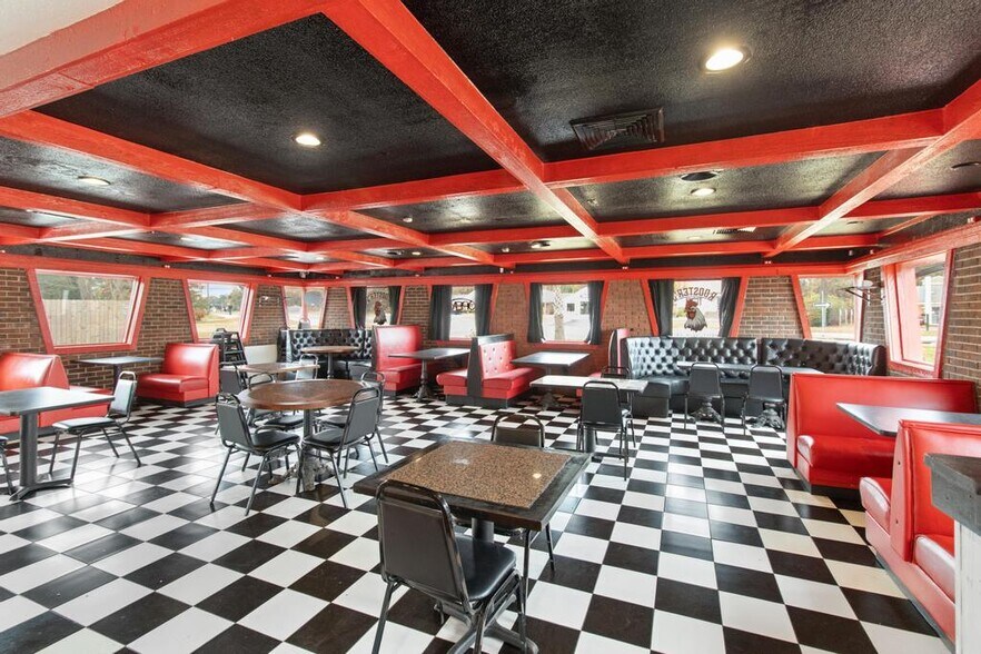 More Photos Of 1725 George Washington Memorial Hwy, Gloucester Point Restaurant For Sale