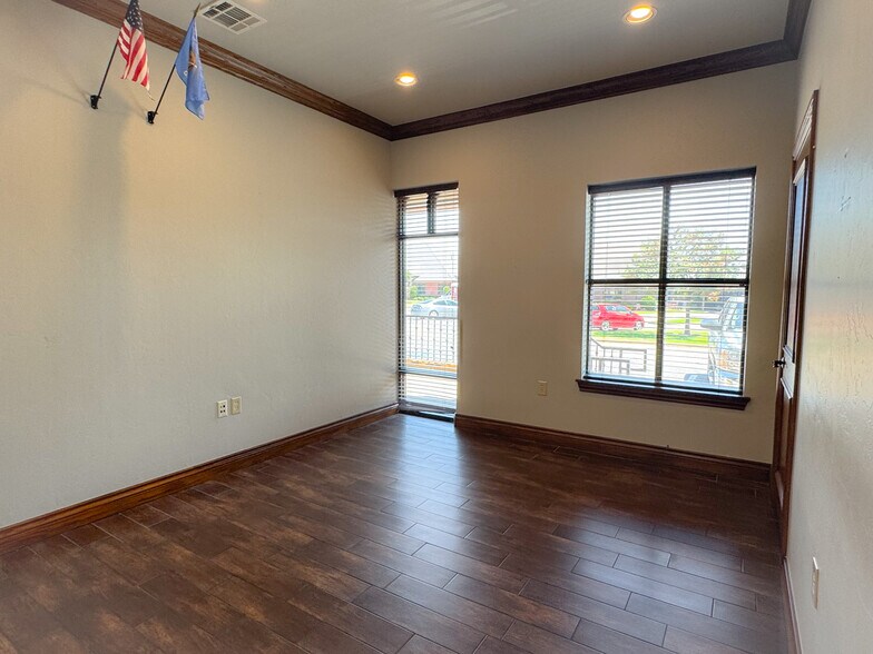 More Photos Of 9212 N Kelley Ave, Oklahoma City Office For Sale