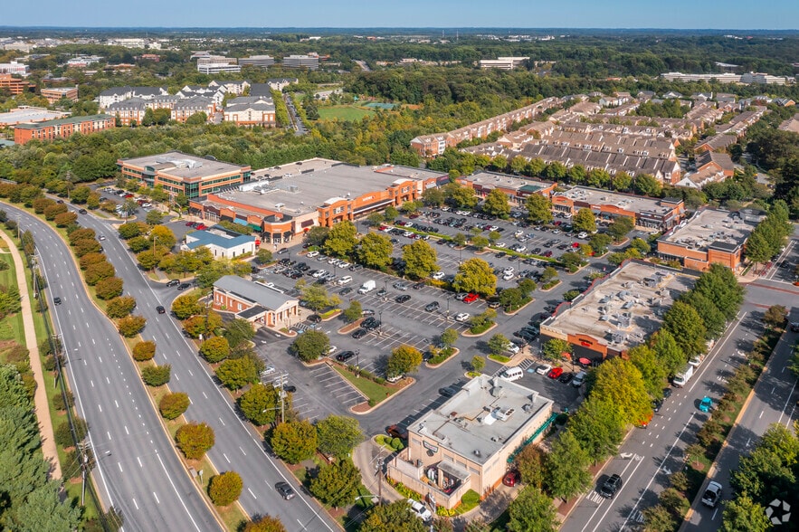 More Photos Of 14929 Shady Grove Rd, Rockville General Retail For Lease