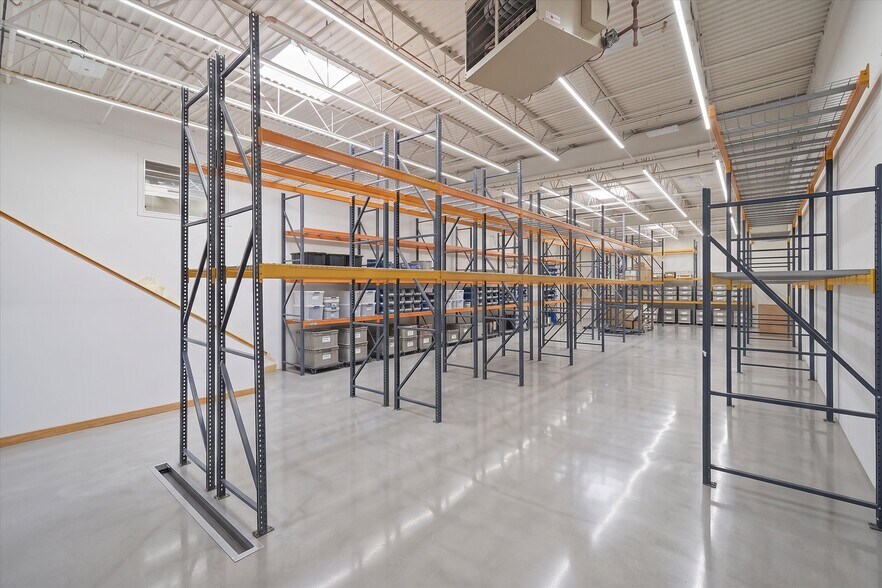 More Photos Of 10410-10426 163rd Pl, Orland Park Manufacturing For Sale
