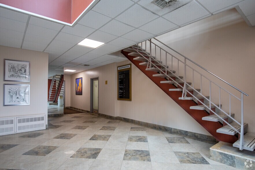 More Photos Of 525 Northern Blvd, Great Neck Medical For Lease