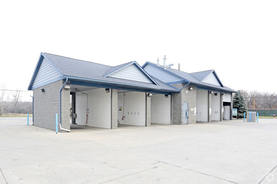 More Photos Of 6800 E 14 Mile Rd, Warren Carwash For Sale