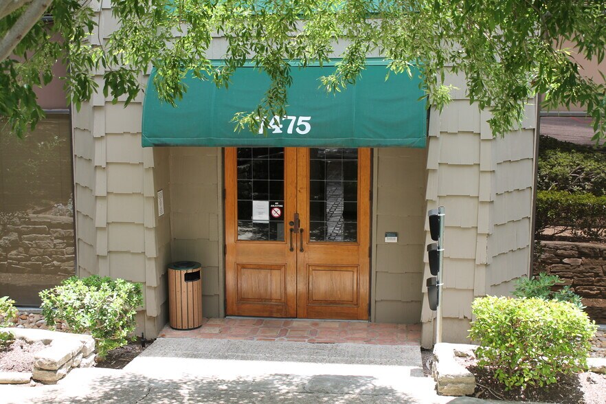 More Photos Of 7475 Callaghan Rd, San Antonio Office For Sale