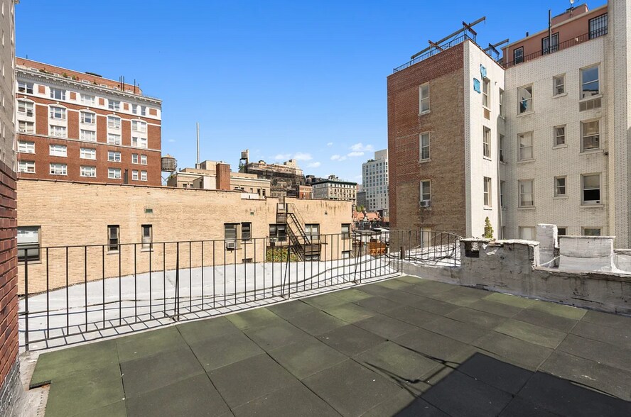 More Photos Of 323 W 89th St, New York Apartments For Sale