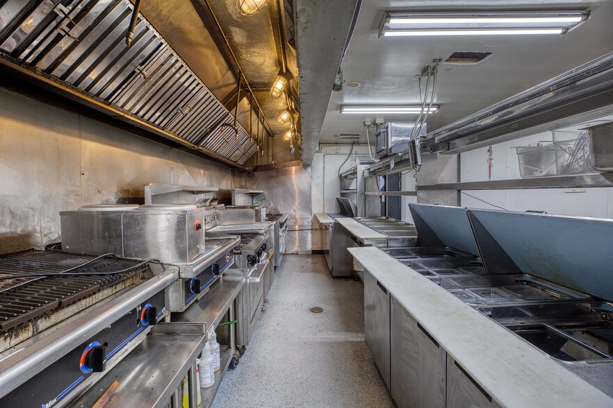 More Photos Of 5401 Coastal Hwy, Ocean City Restaurant For Sale