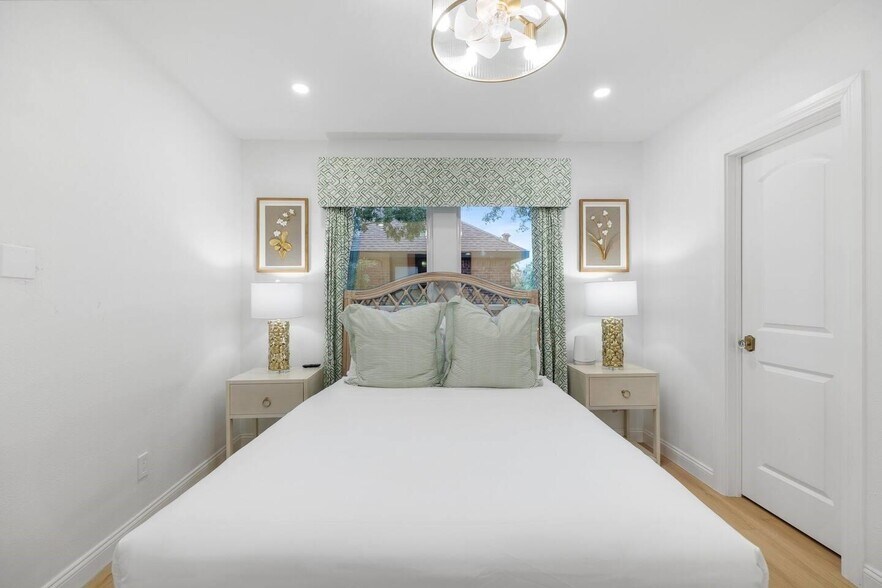 More Photos Of , Houston Multifamily For Sale