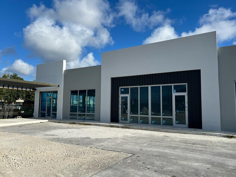 More Photos Of 26755 S Dixie Hwy, Homestead Unknown For Lease
