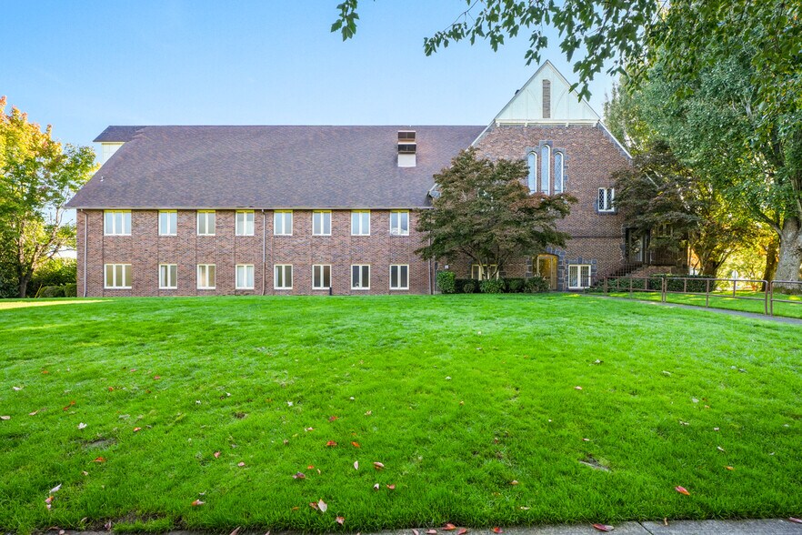 More Photos Of 2931 SE Harrison St, Portland Religious Facility For Sale