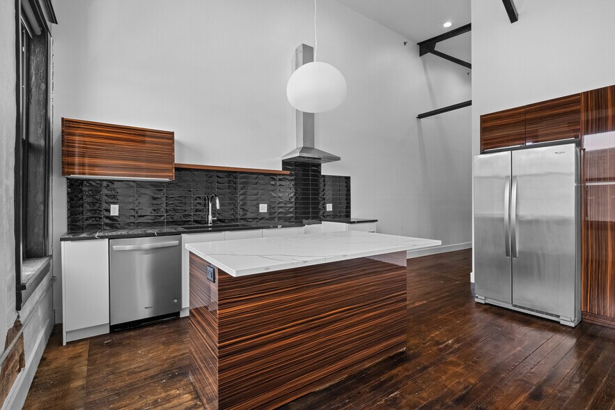 More Photos Of 124 S Joplin Ave, Joplin Warehouse For Sale