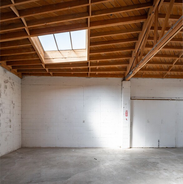 More Photos Of 3028 Dolores St, Los Angeles Manufacturing For Lease