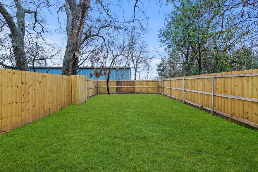 More Photos Of 5027 Colonial Ave, Dallas Apartments For Sale