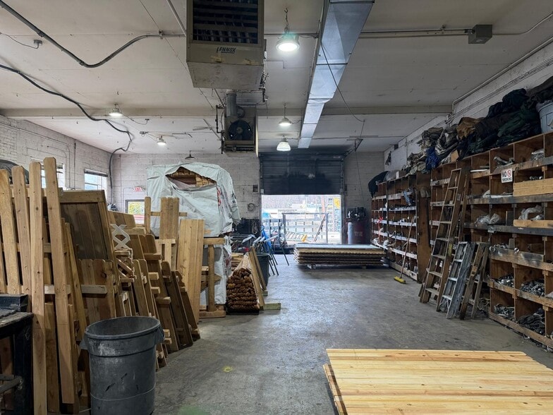 More Photos Of 115-117 Patterson St, Hillsdale Warehouse For Lease