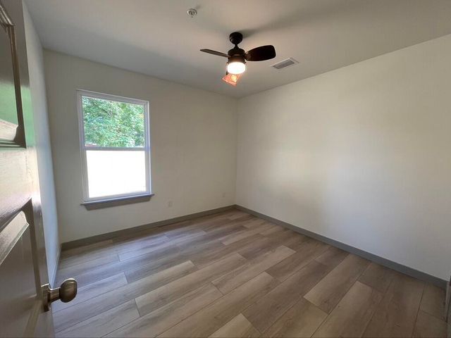 More Photos Of 507 Amos St, Crestview Apartments For Sale