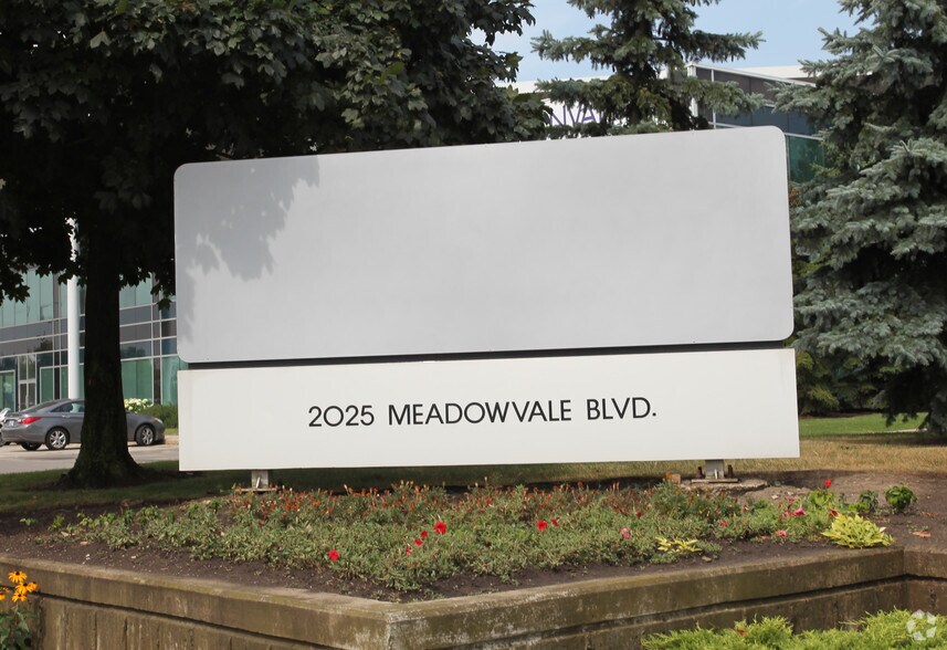 More Photos Of 2025 Meadowvale Blvd, Mississauga Warehouse For Lease