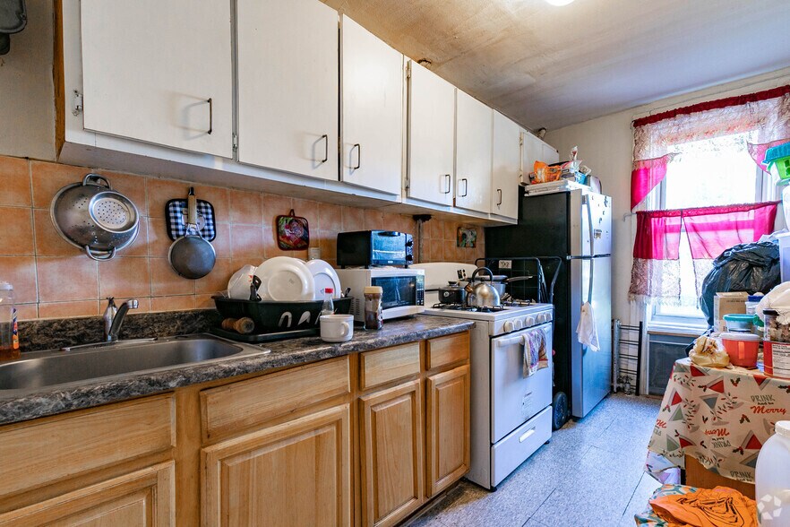 More Photos Of 190 Rockaway Ave, Brooklyn Apartments For Sale